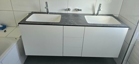 Doppelwaschtisch mit Unterbau